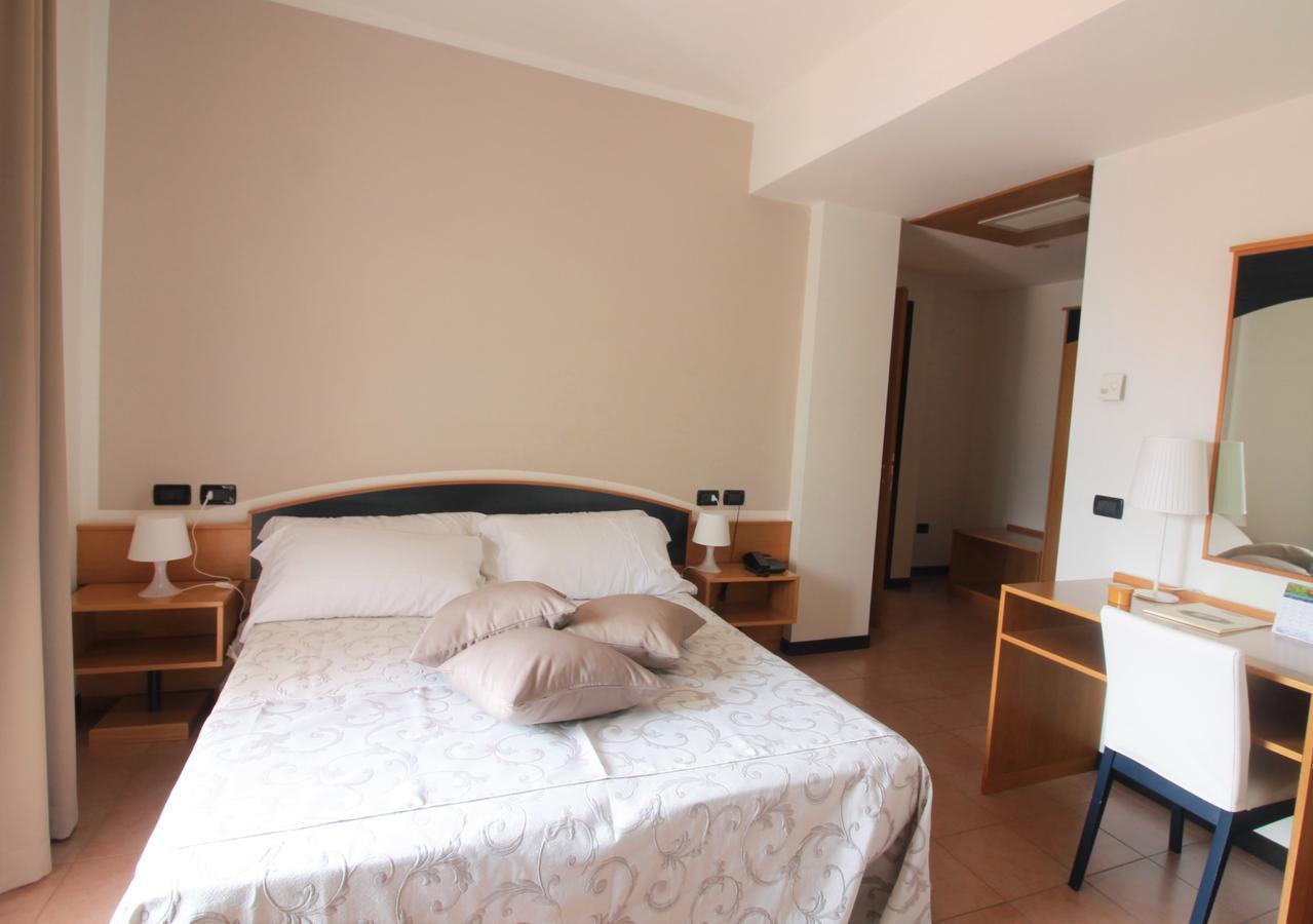 סולאזנו Hotel Ristorante Sensole מראה חיצוני תמונה
